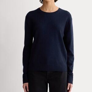 Everlane Cashmere Crew Neck Sweater in Navy